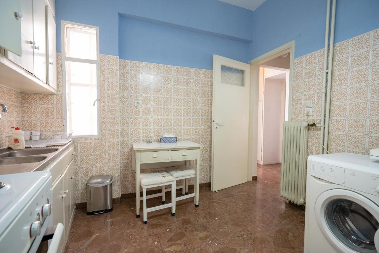 Larissa Station metro st. 2 bedrooms 3 pers. flat Aten Exteriör bild