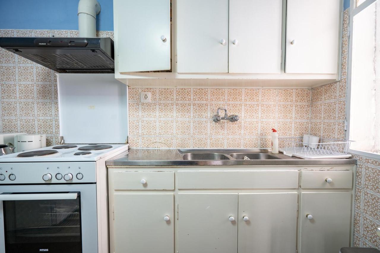 Larissa Station metro st. 2 bedrooms 3 pers. flat Aten Exteriör bild