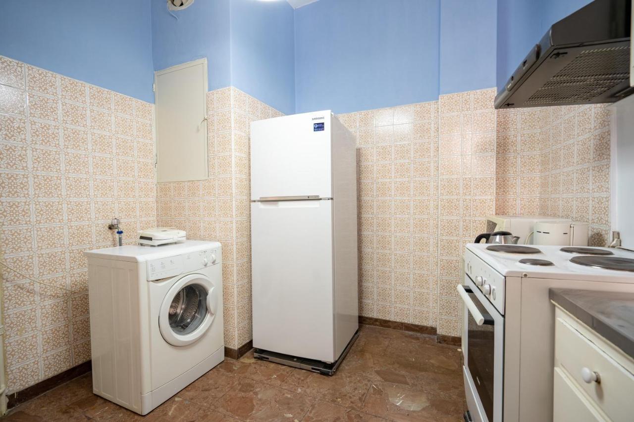 Larissa Station metro st. 2 bedrooms 3 pers. flat Aten Exteriör bild